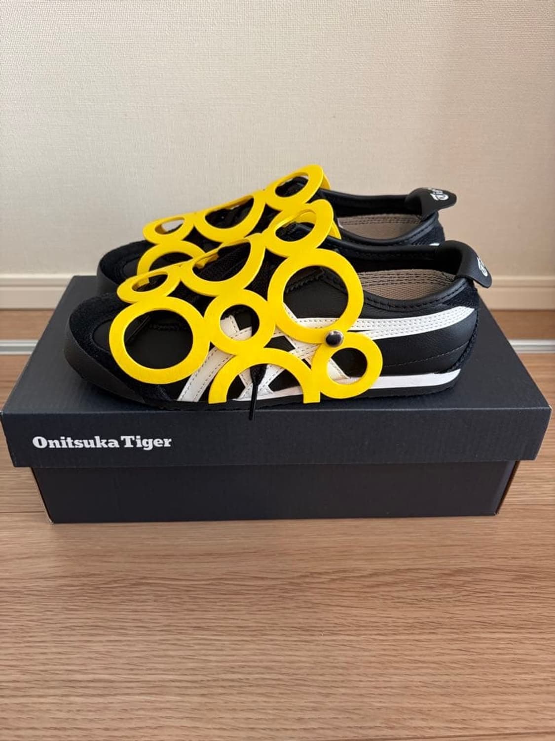 오니츠카 가르송 콜라보 상품이미지1