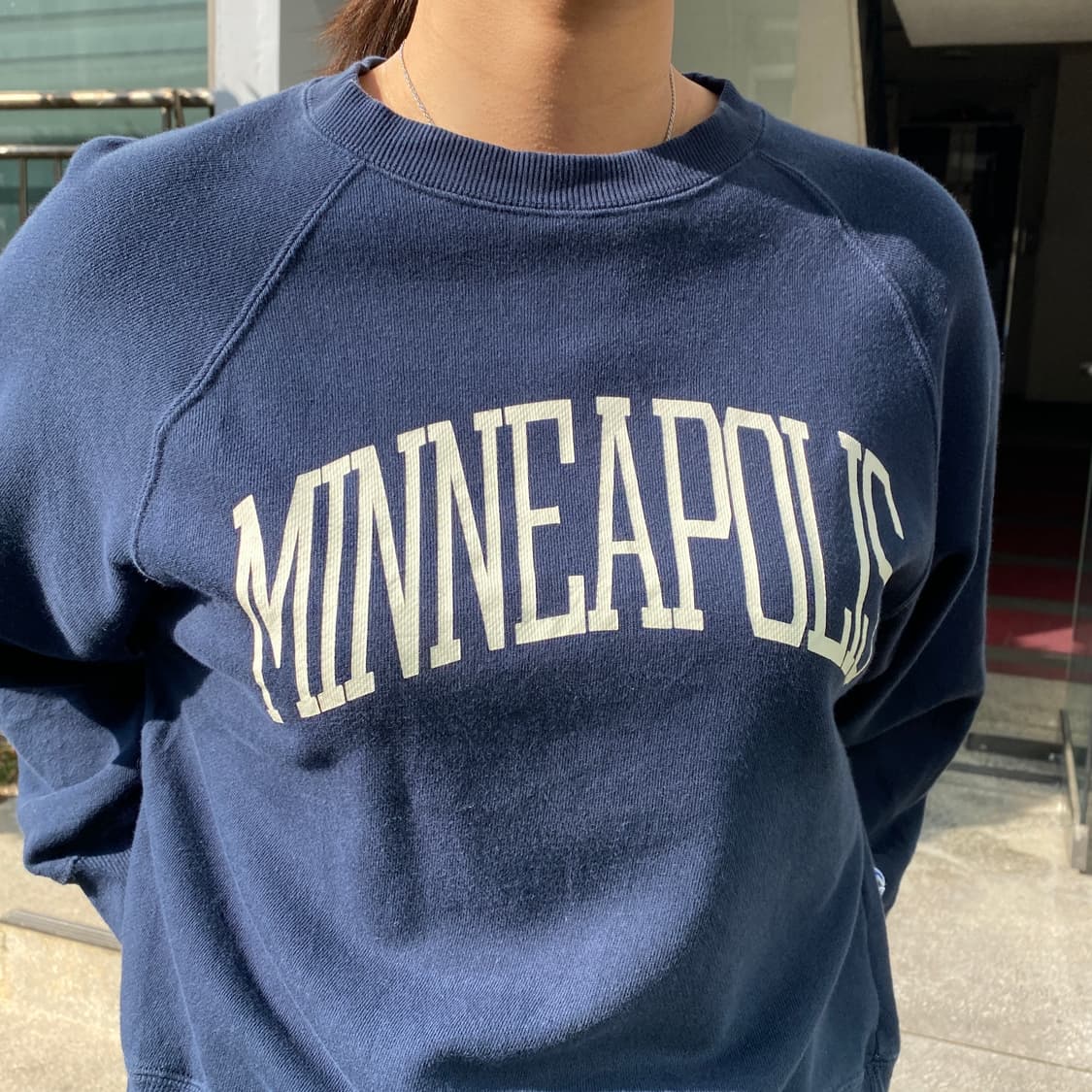 챔피온 미니애폴리스 아치 로고 스웨트셔츠 (Navy) 상품이미지2