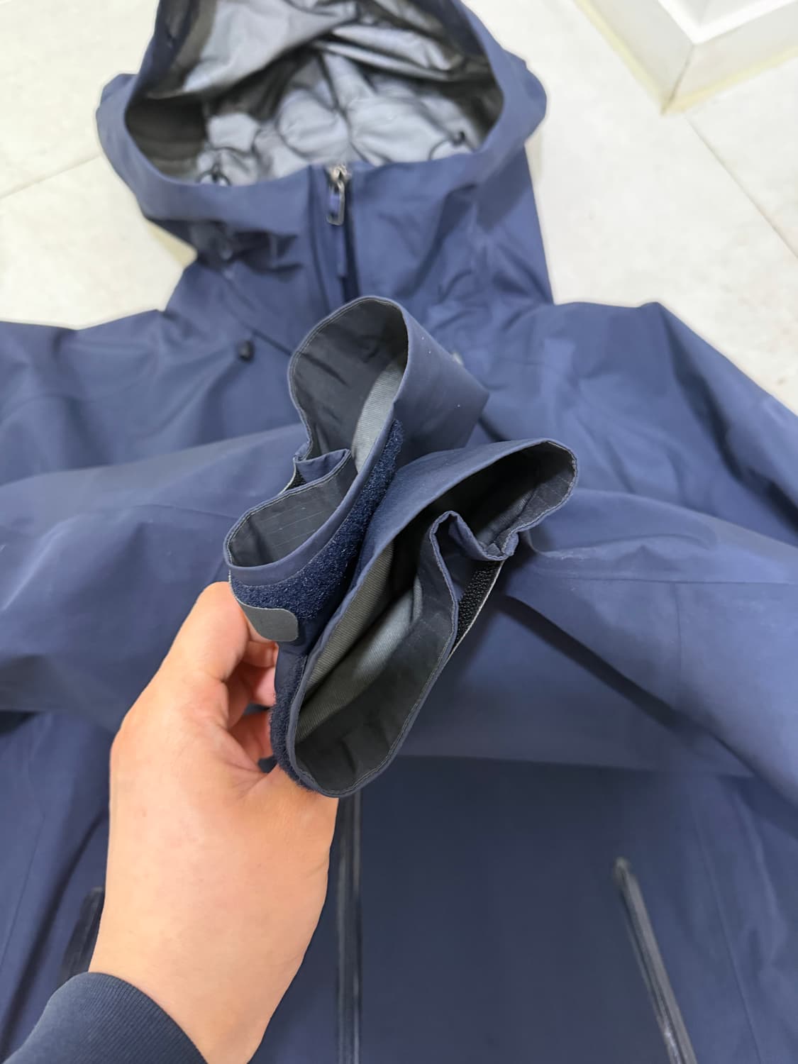 아크테릭스 베타 LT   L 사이즈 블랙 사파이어  가격 저렴한 기본모델 상품이미지2