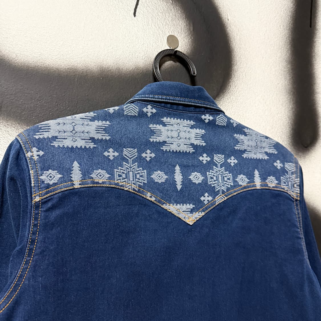 리바이스 오리지널 웨스턴 패턴 디테일 더블포켓 데님 셔츠 상품이미지5