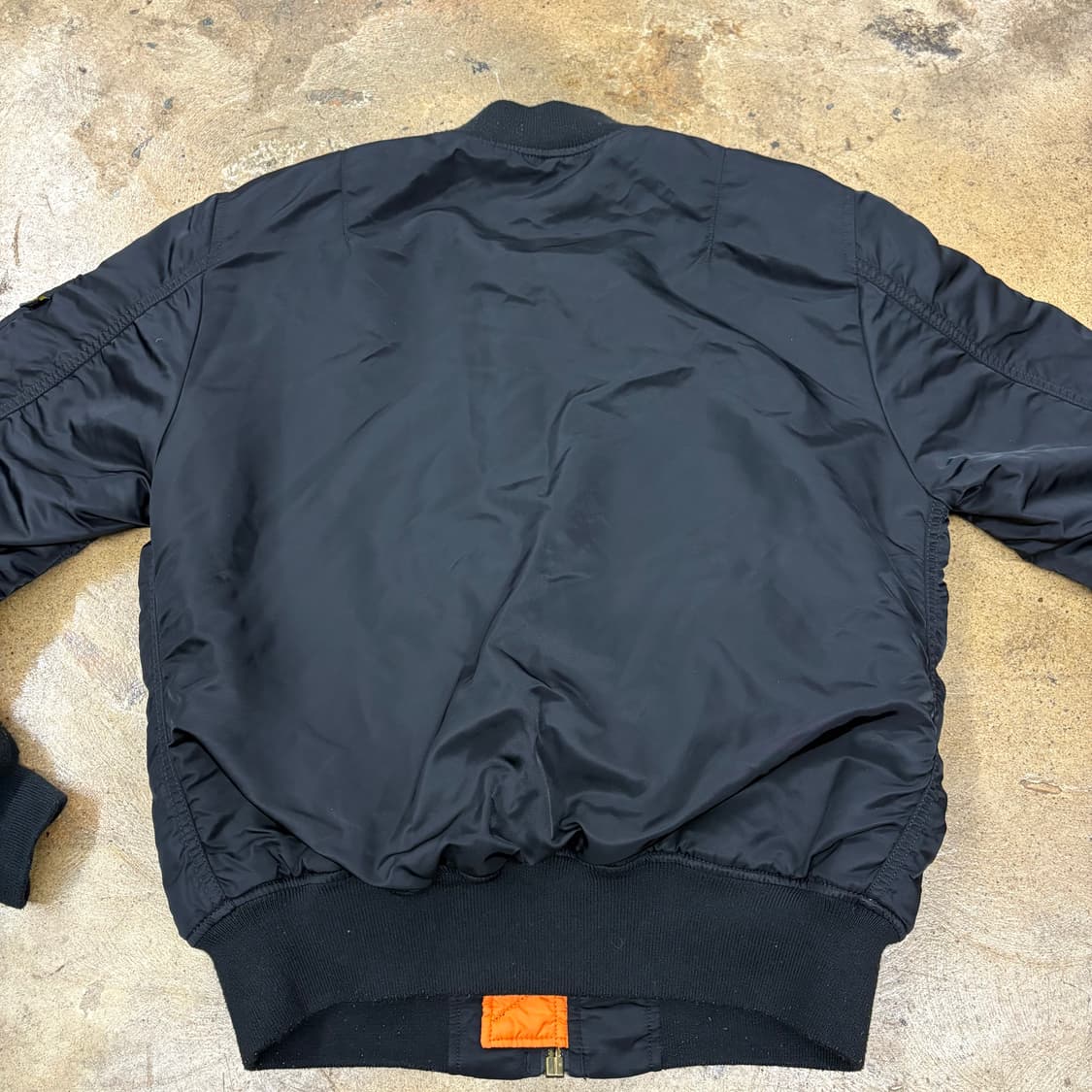 [정품/M] 알파인더스트리 ma-1 점퍼 b10 상품이미지4