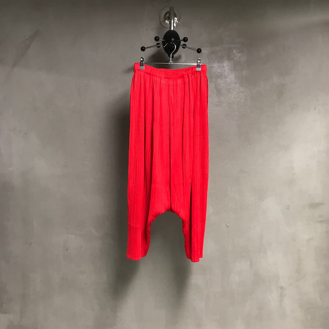 이세이 미야케 플리츠 플리즈 팬츠 레드 5(W) 상품이미지4