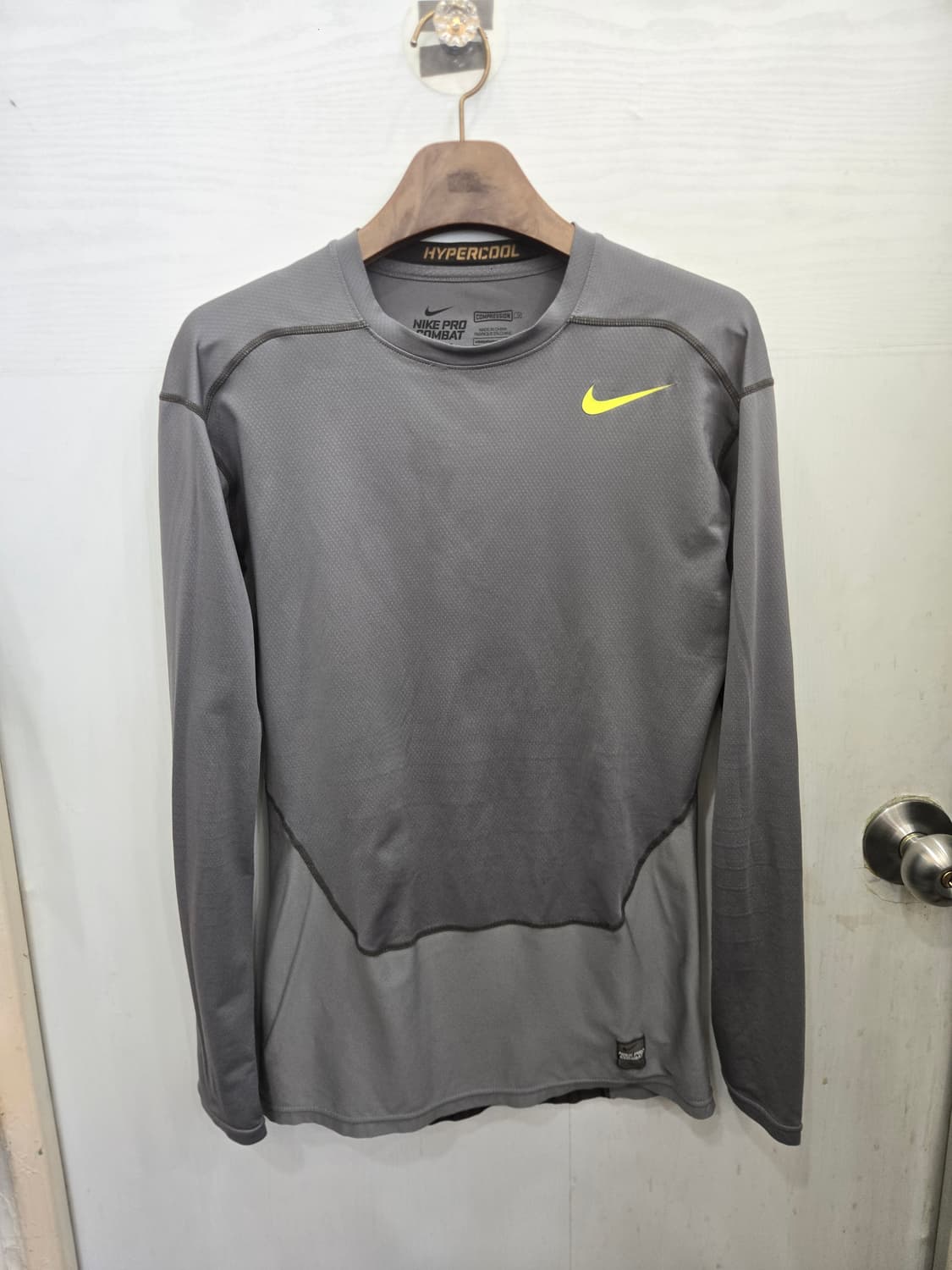 L,100 )) NIKE pro 나이키 긴팔티셔츠! 달라붙는 핏~ 상품이미지1