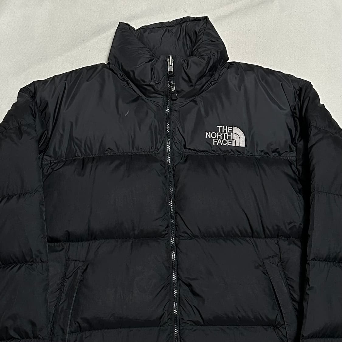 100 노스페이스 700 눕시 구스다운 무광블랙 패딩 상품이미지1