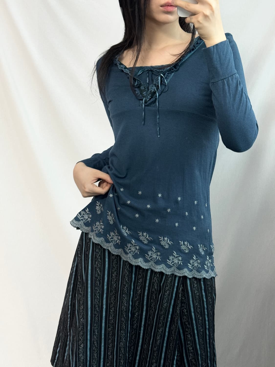 레이스 레이어드 타이 리본 자수 탑 상품이미지5