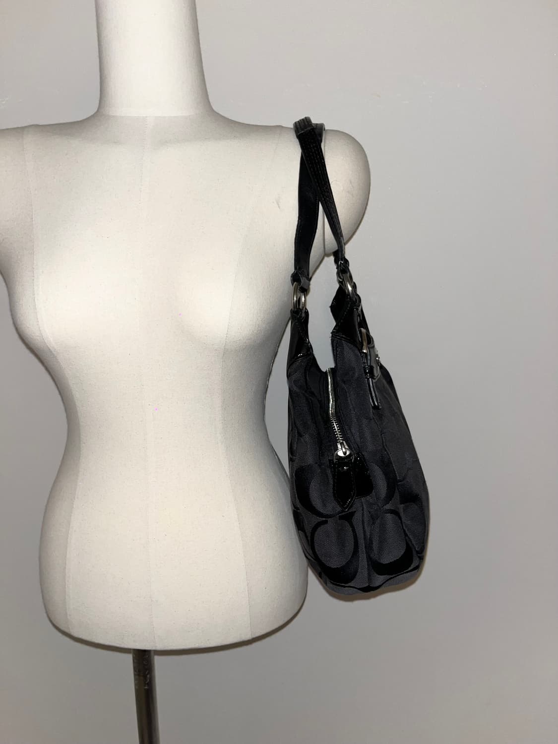 Coach Bacis All Black Shoulder bag 상품이미지7