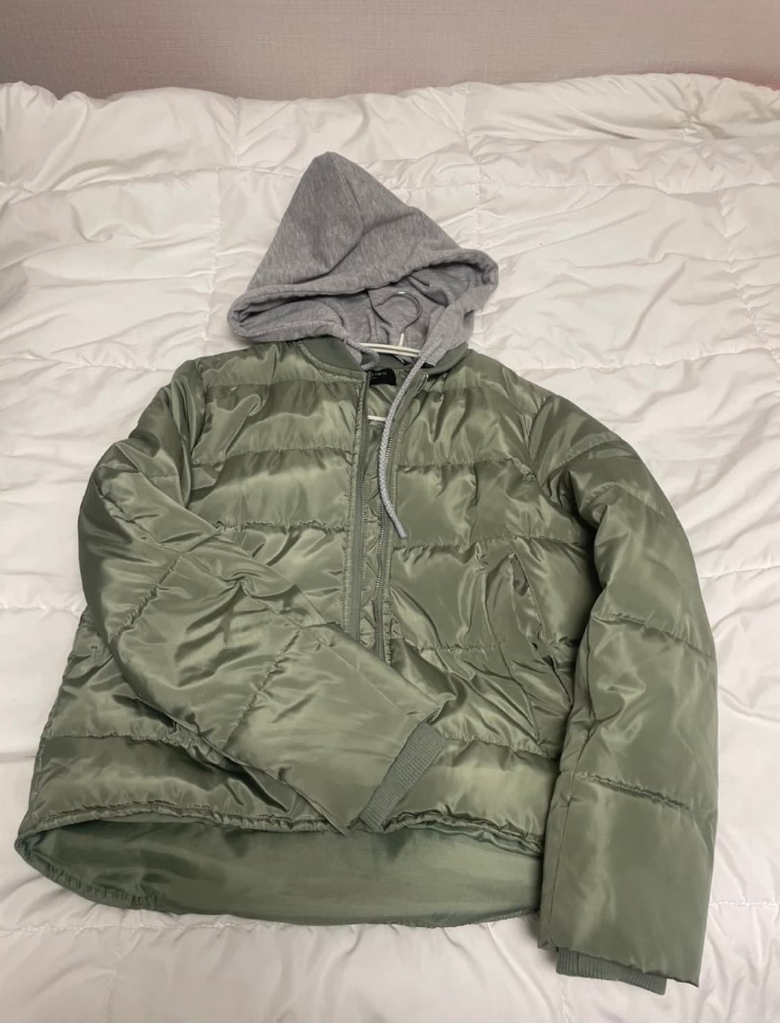 도쿄 모리 카키 후드 패딩 상품이미지1