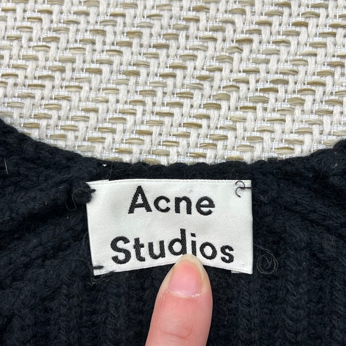 아크네스튜디오 브이넥 니트 r2587 상품이미지5