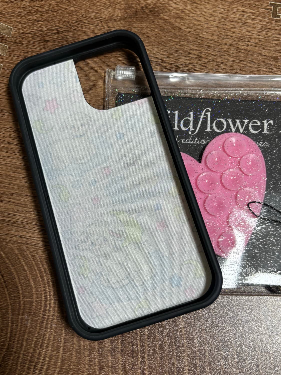[새제품] 와일드플라워 핸드폰케이스 (아이폰15) 상품이미지2