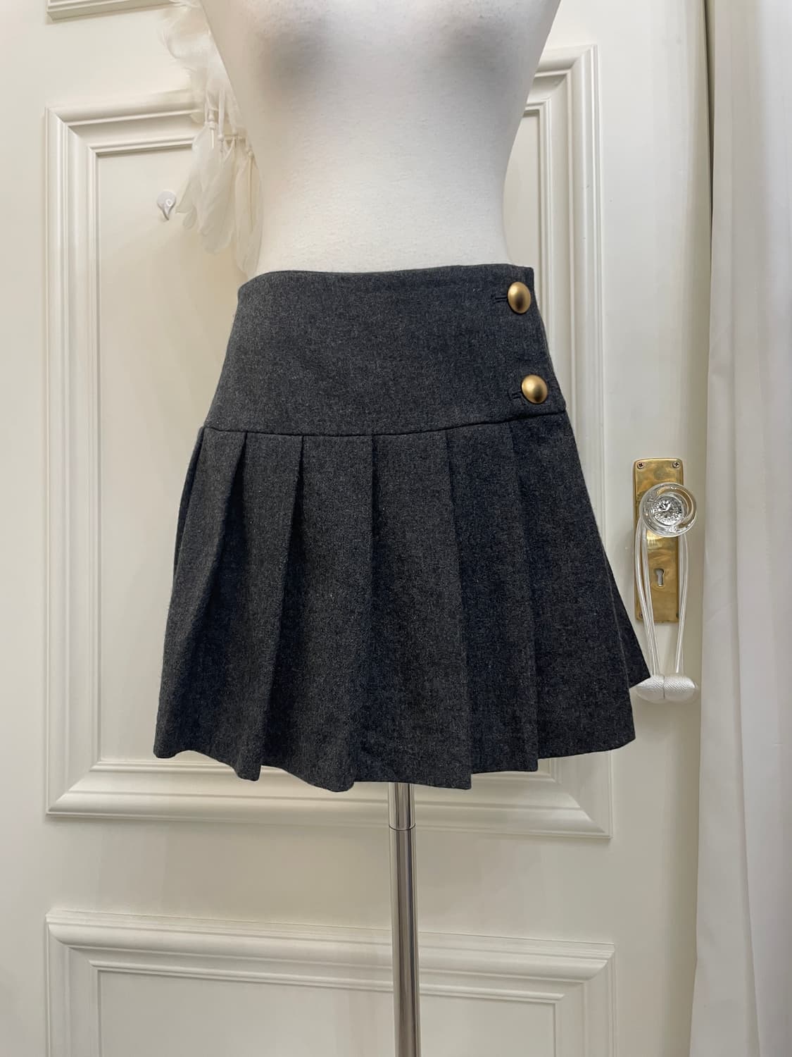charcoal gold button pleats wool mini sk 상품이미지5