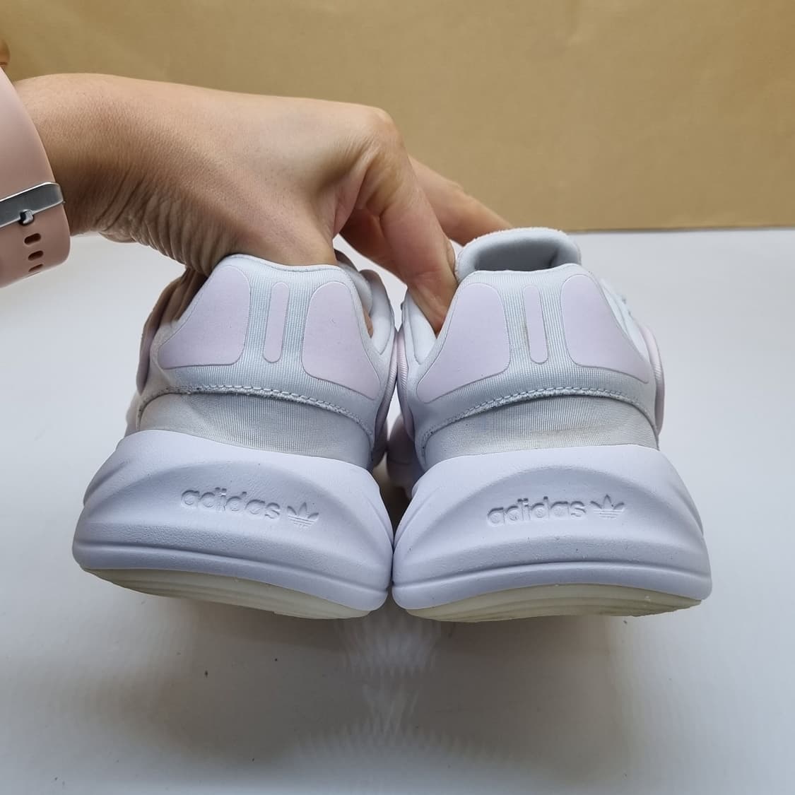 아디다스 오젤리아 여성운동화230. 상품이미지4