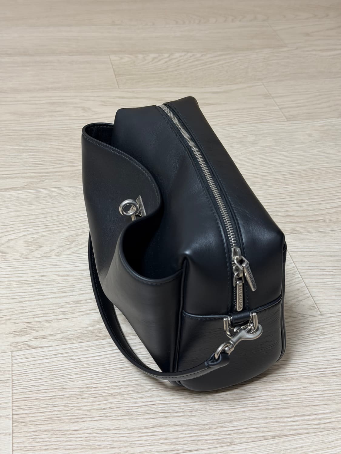 발렌시아가 로데오 카메라 백  상품이미지3