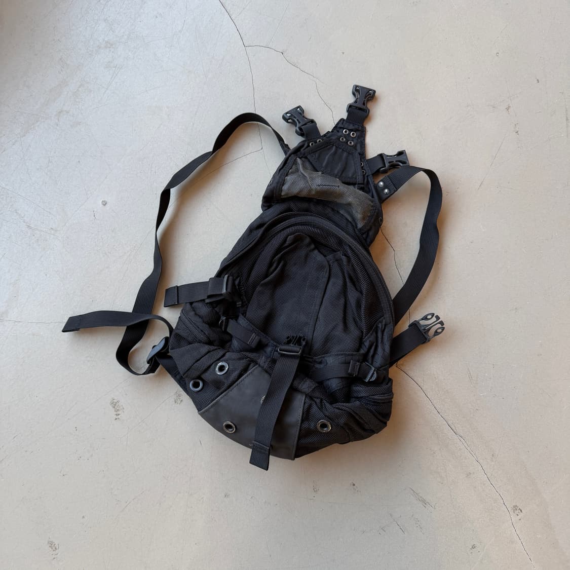 오클리 아이콘 미니 백팩 상품이미지4