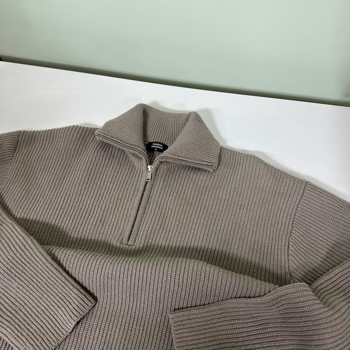 XL 무신사스탠다드 무탠다드 베이지그레이 캐시미어혼방 반집업니트 상품이미지1