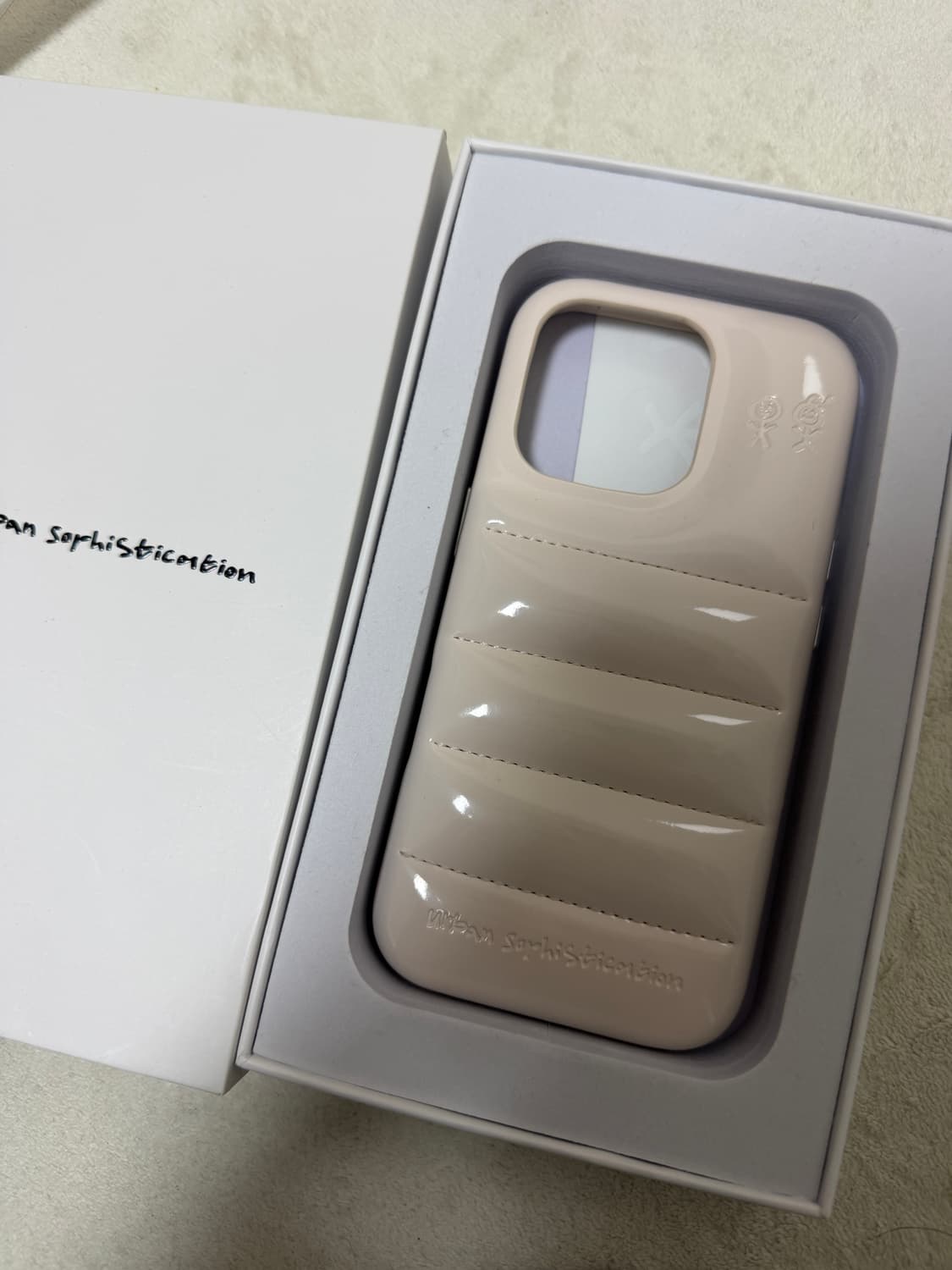 어반소피스티케이션 아이폰 16프로 오트밀 케이스 상품이미지1
