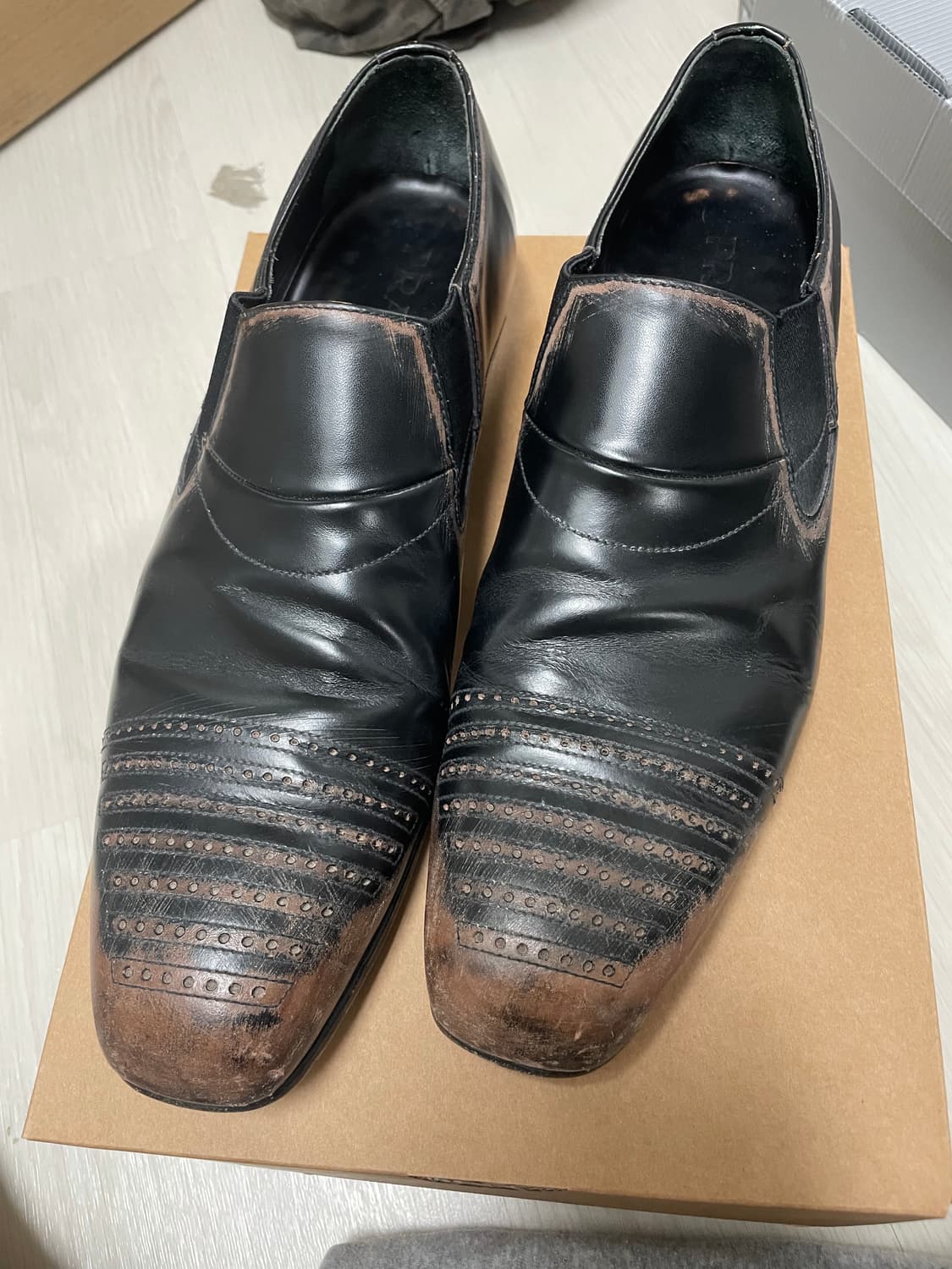 Prada 07fw distressed loafer uk9 상품이미지3
