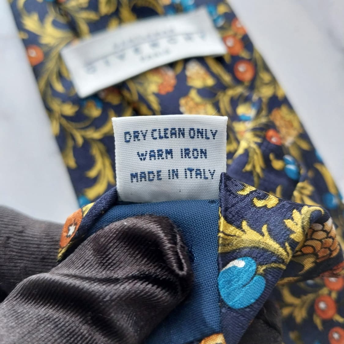 지방시 실크 네이비 플로럴 패턴 넥타이 9.7cm A+등급 K1469
 상품이미지10