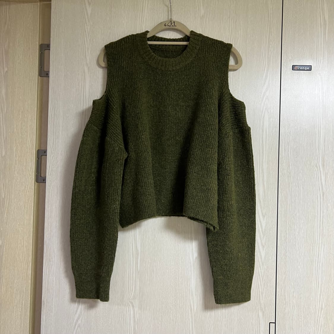 어깨트임 니트 상품이미지2