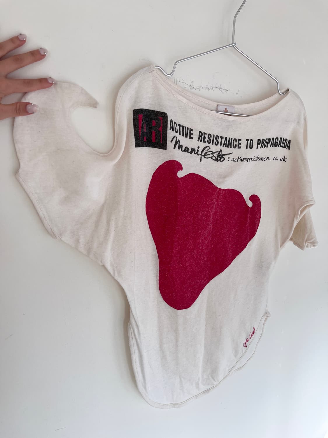 비비안 웨스트우드 Active Resistance 컬렉션 티셔츠 상품이미지4