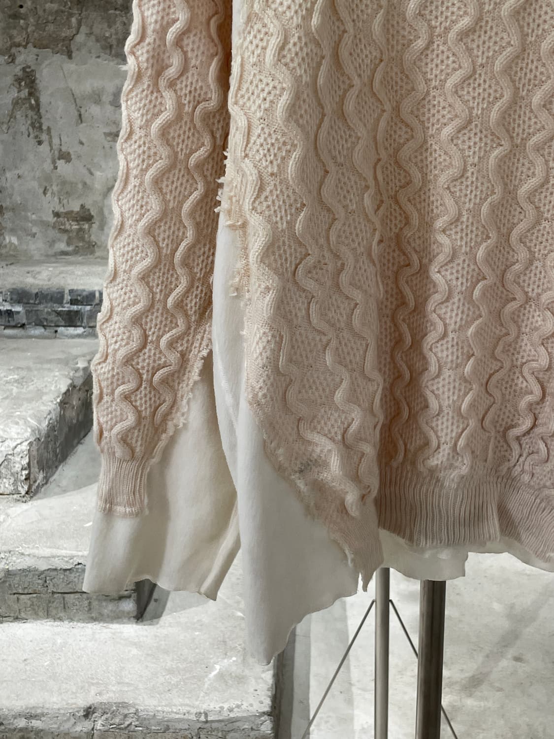 네펜데스 니들스 아이보리 리메이크 케이블 스웨터 상품이미지4