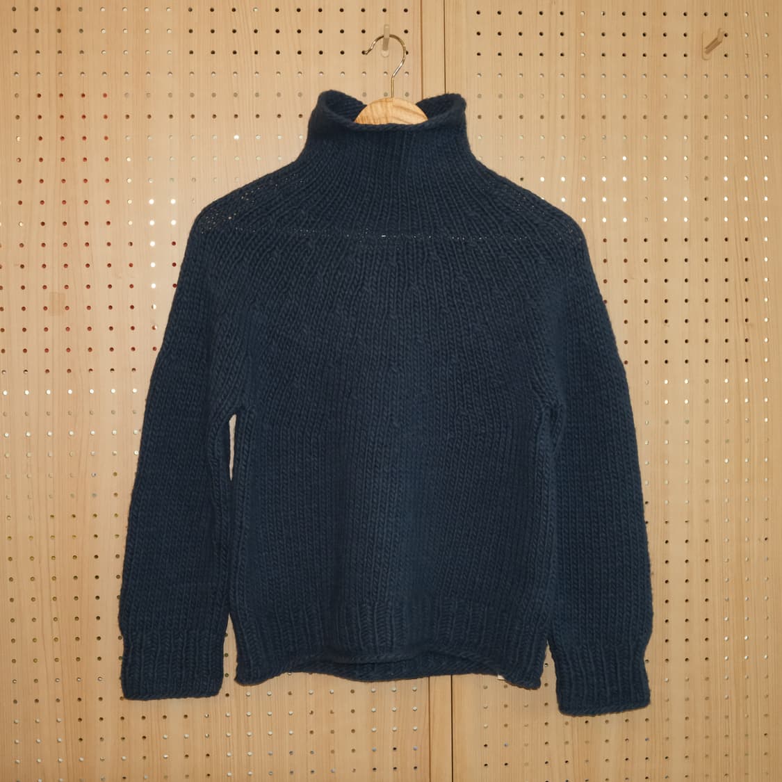 빔즈보이 울 네이비 목 폴라 니트 상품이미지1