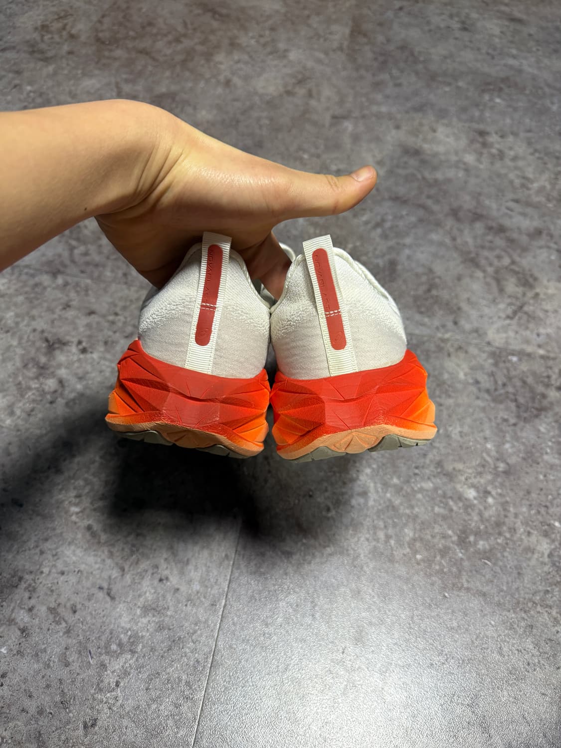 아식스 노바블라스트4 270 상품이미지3