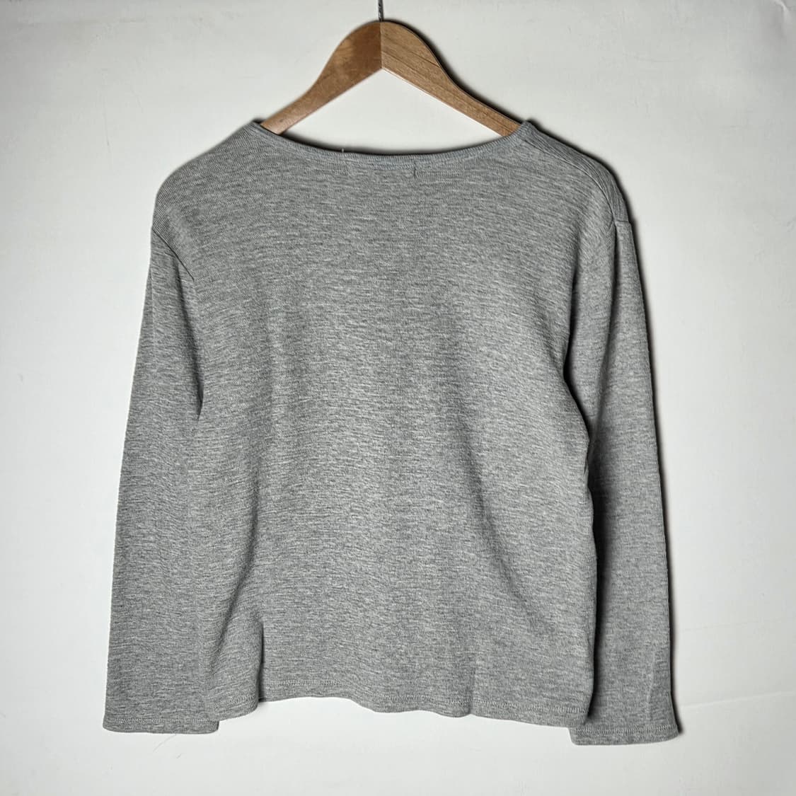 [JPN] 빈티지 우드버튼 디테일 헨리넥 롱슬리브 상품이미지2