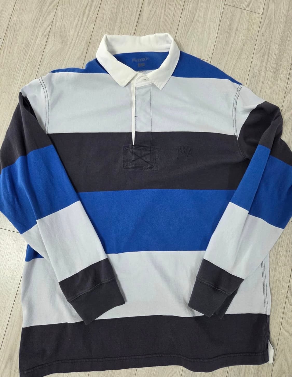 유니클로 JW앤더슨 럭비티셔츠 상품이미지1