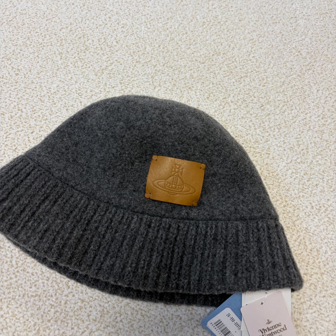 비비안웨스트우드 가죽 패치 바스크햇 새상품 상품이미지2