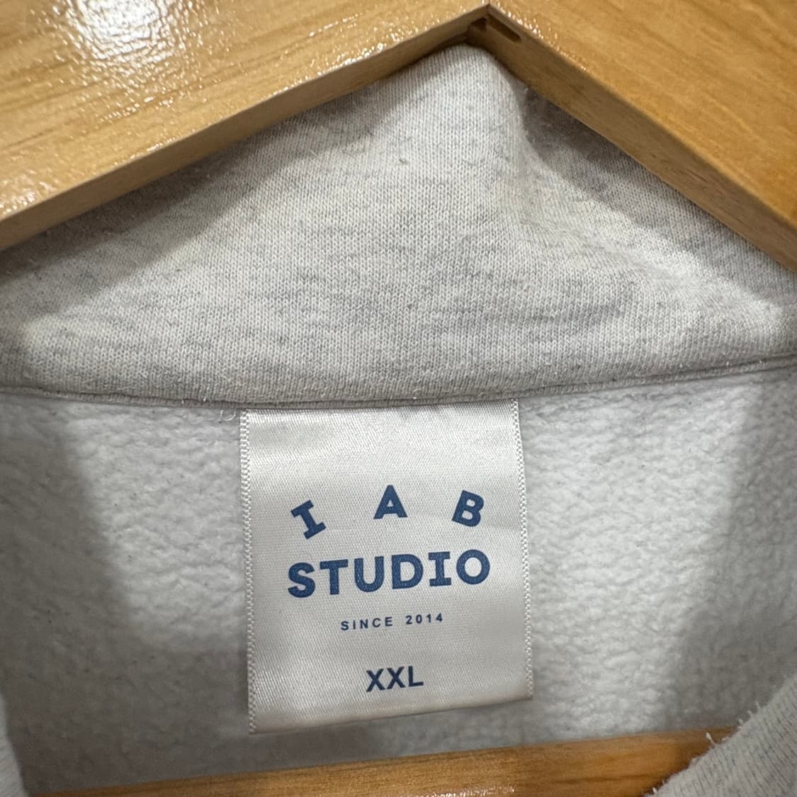 IAB Studio 아이앱스튜디오 반집업 맨투맨 상품이미지4