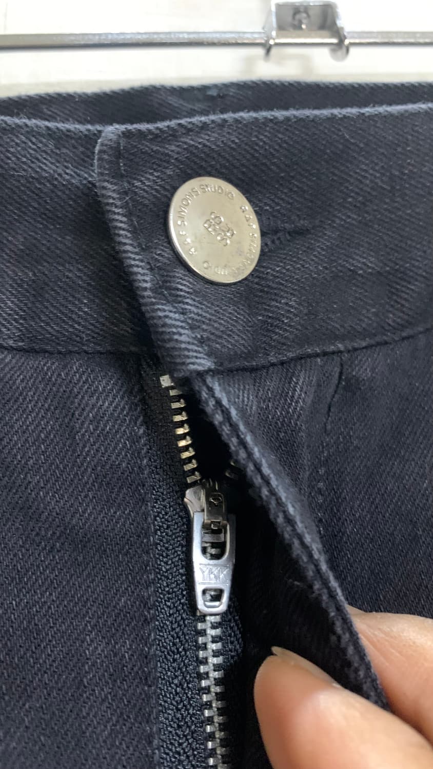 라프 시몬스 블랙 데미지 워싱 데님 팬츠 사이즈(31) 상품이미지4