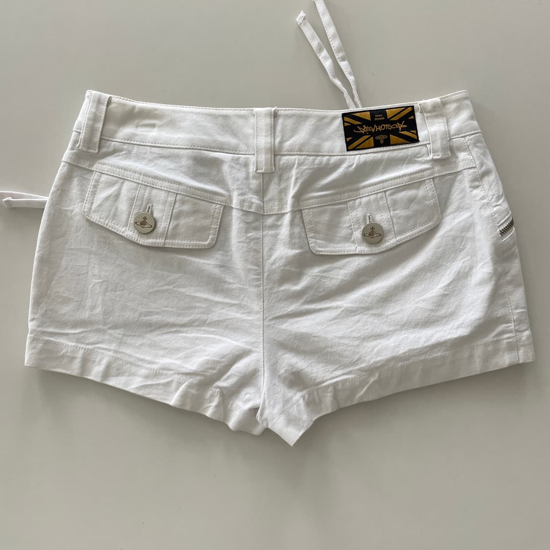 비비안웨스트우드 화이트 숏츠 상품이미지3