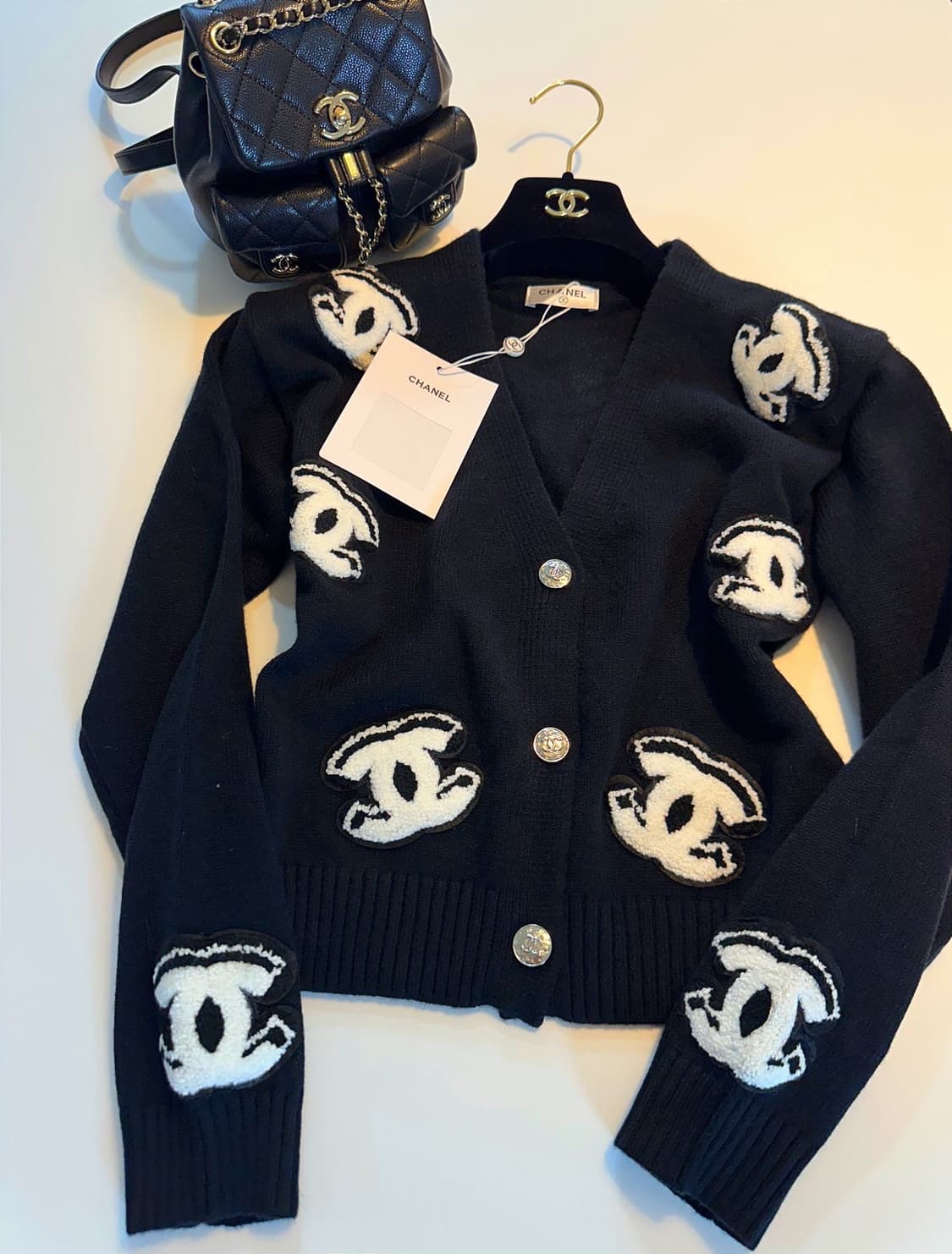 (새상품)샤넬로고가디건 상품이미지1