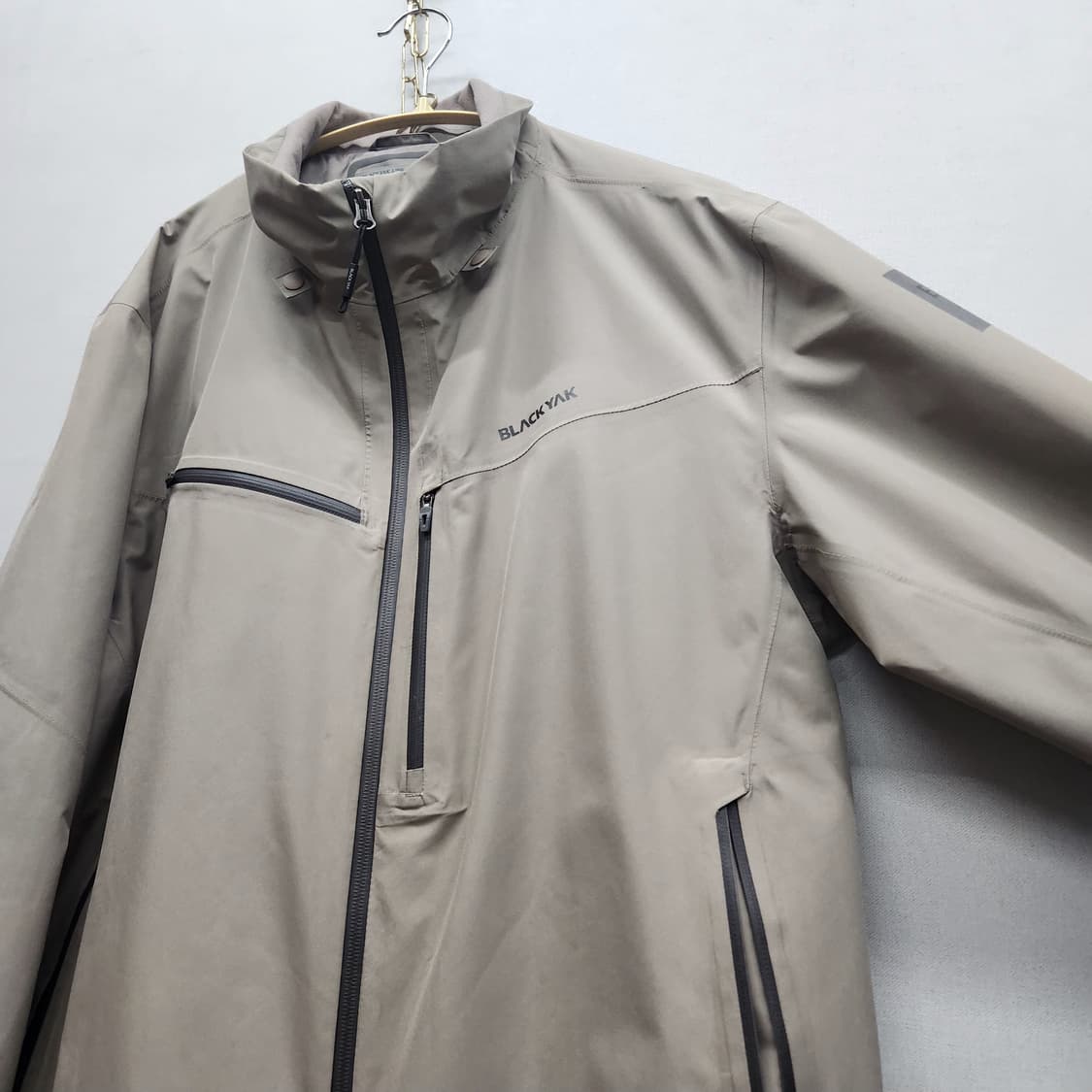 블랙야크 고어텍스 로고 바람막이 스트링 자켓 110(XL) 상품이미지3