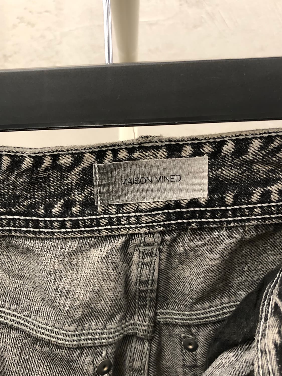 메종 미네드(Maison Mined) 블랙 워싱 데님 작업 바지 상품이미지6