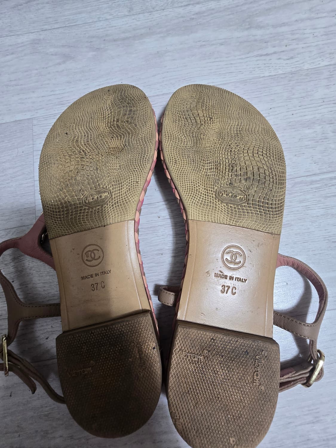 (정품) 샤넬 CC로고 가죽 샌들 37(명품 여자 신발 슬리퍼 뮬) 상품이미지4