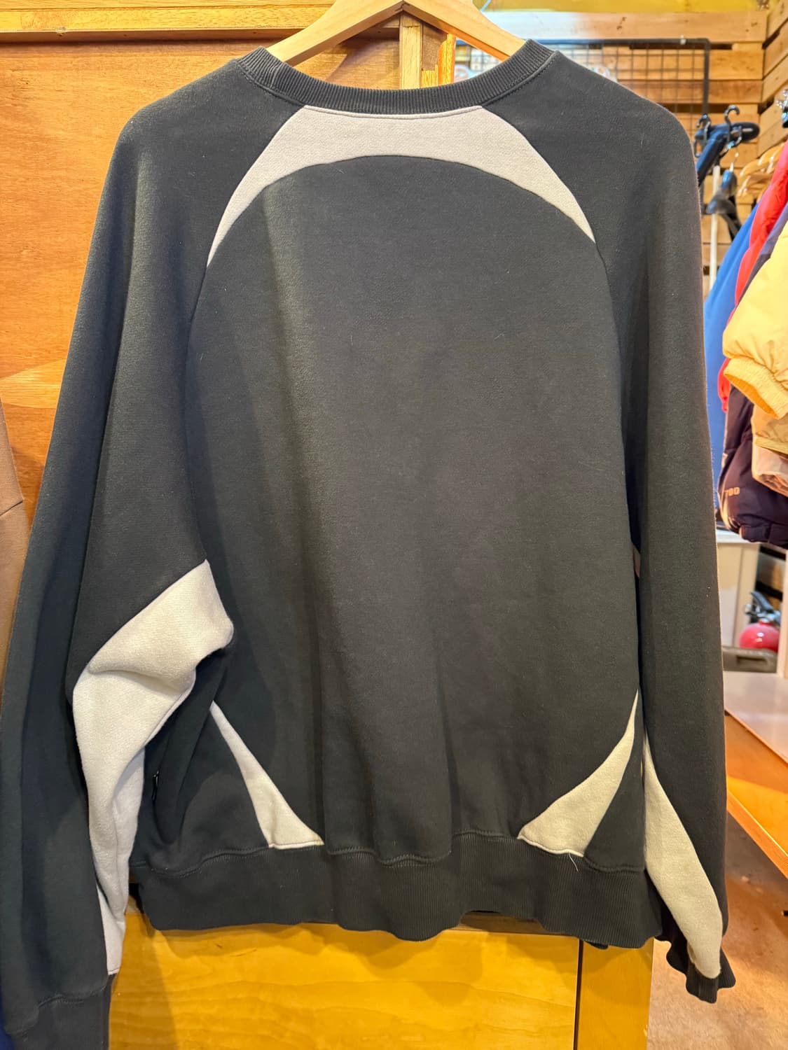 나이스고스트클럽 블랙 맨투맨 상품이미지2