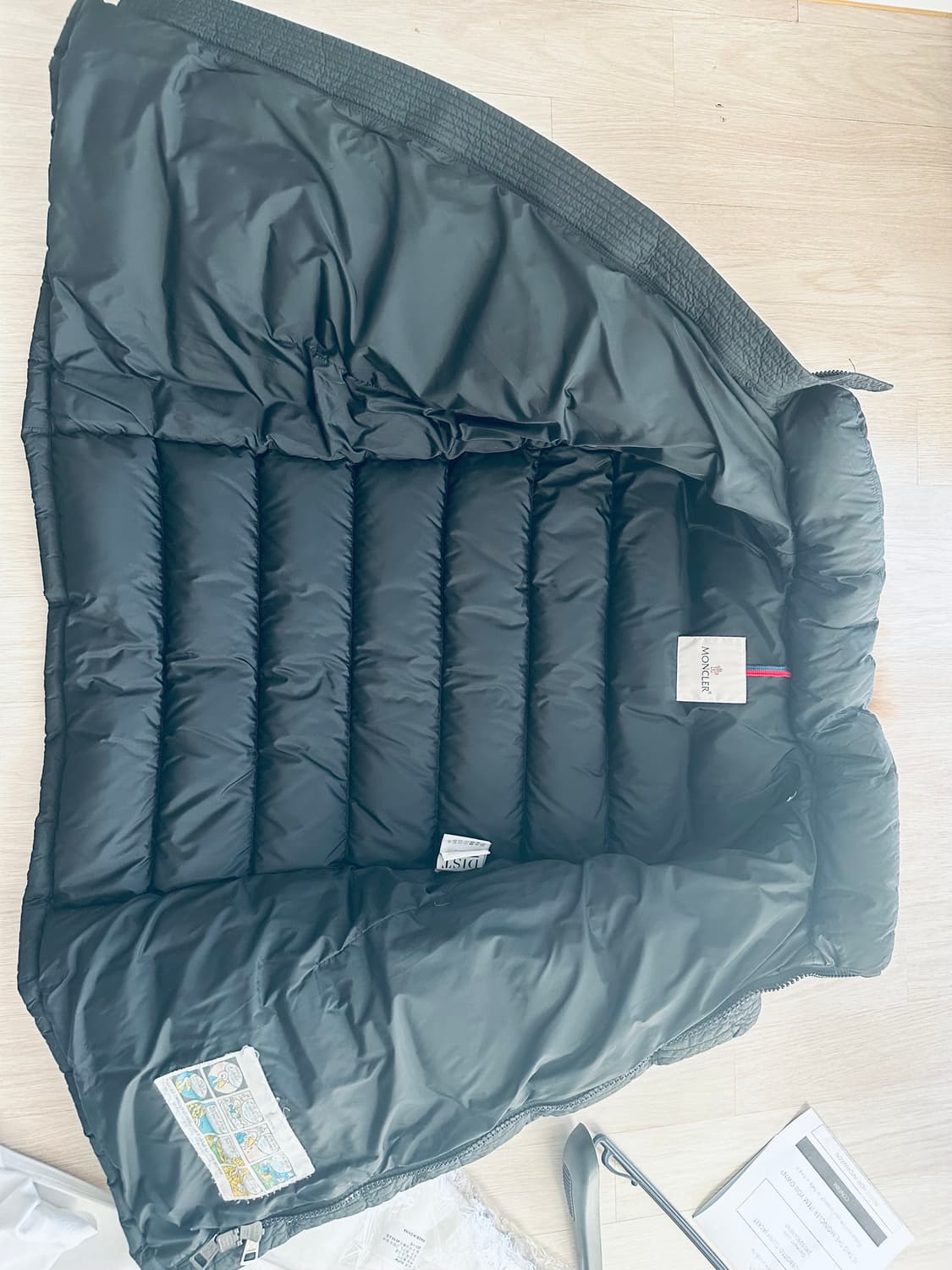 18FW 클루니 블랙 2사이즈 팝니다 상품이미지3