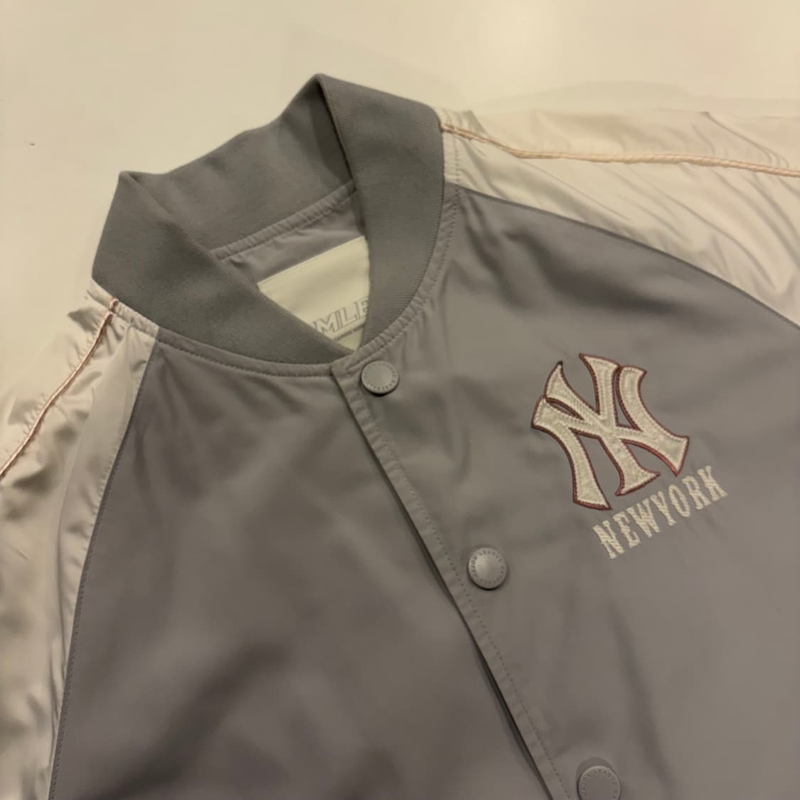 [95] MLB 뉴욕 양키스 스타디움 점퍼 회색 B316 상품이미지3