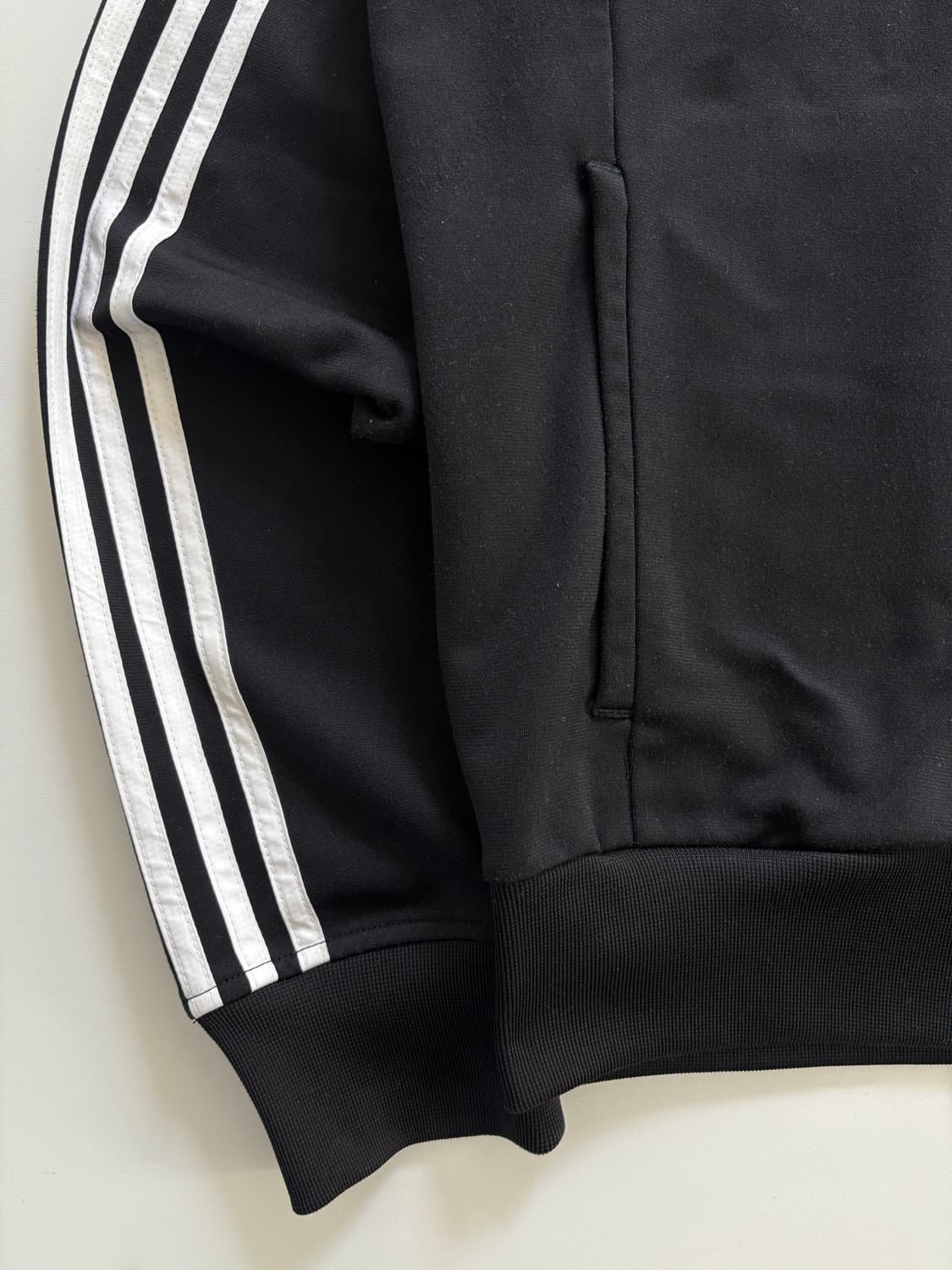 Adidas 아디다스 블랙컬러 슈퍼스타 트랙탑 상품이미지4