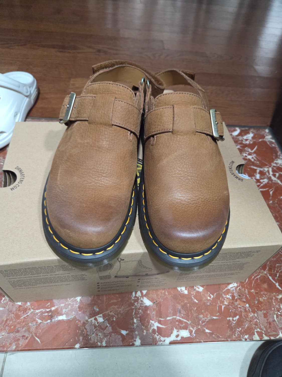 닥터마틴 조지2 브라운 42 270 상품이미지1