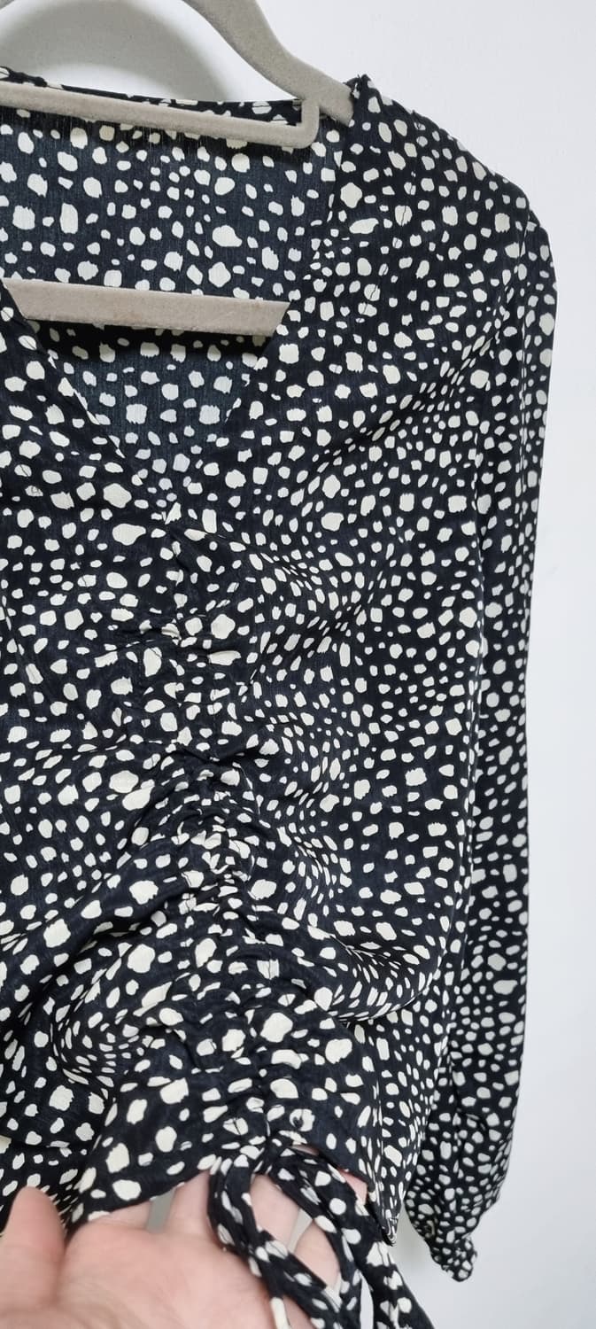 블랙 셔링 블라우스 상품이미지3