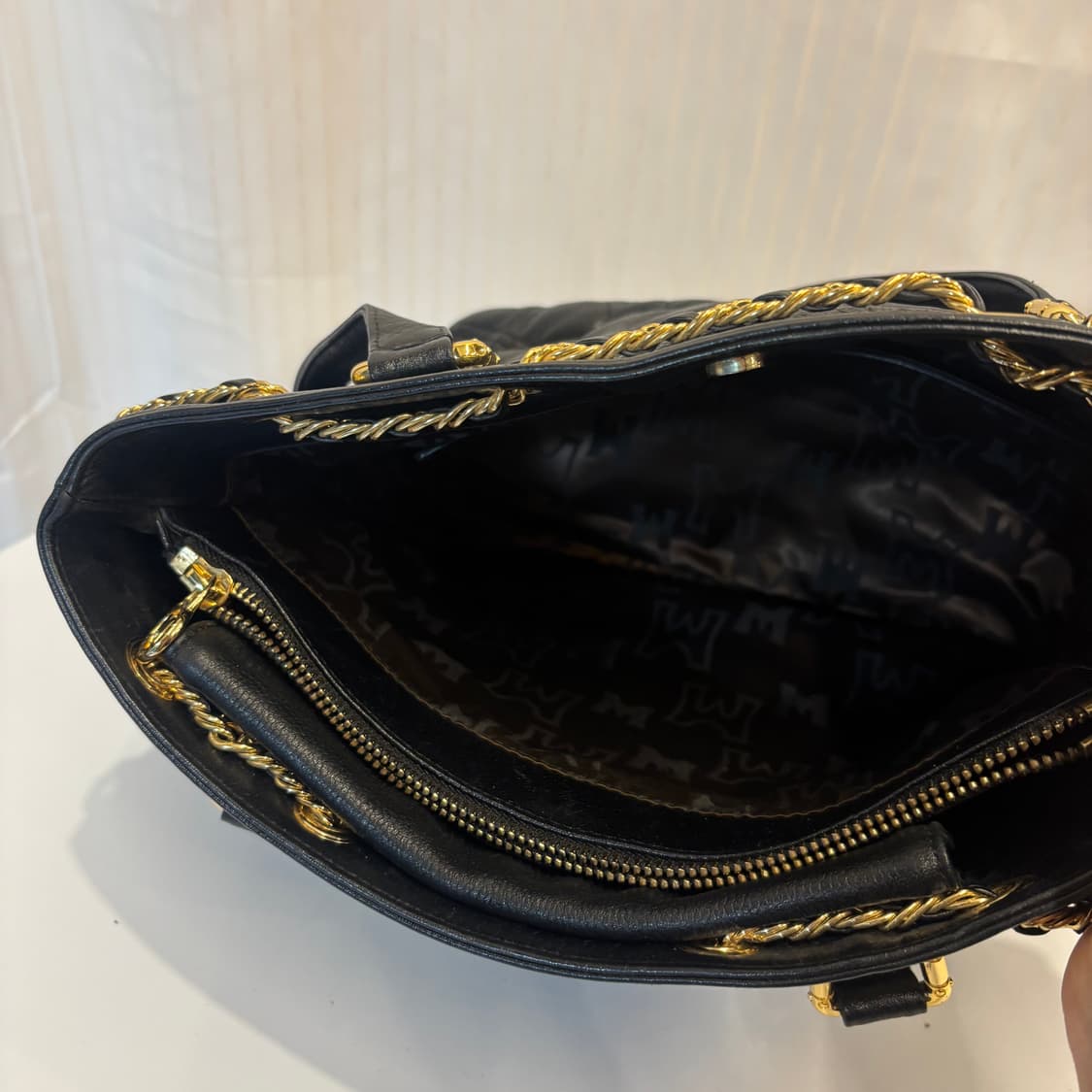 정품 메트로시티 퀄팅 금장 숄더백     상품이미지10