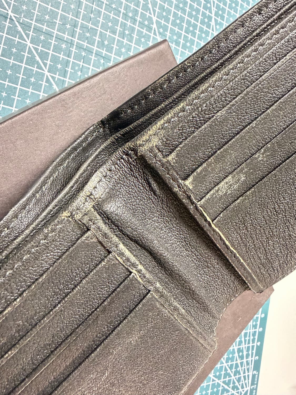 보테가베네타 인트레치아토 반지갑 / 바이컬러 / 저렴판매 상품이미지5