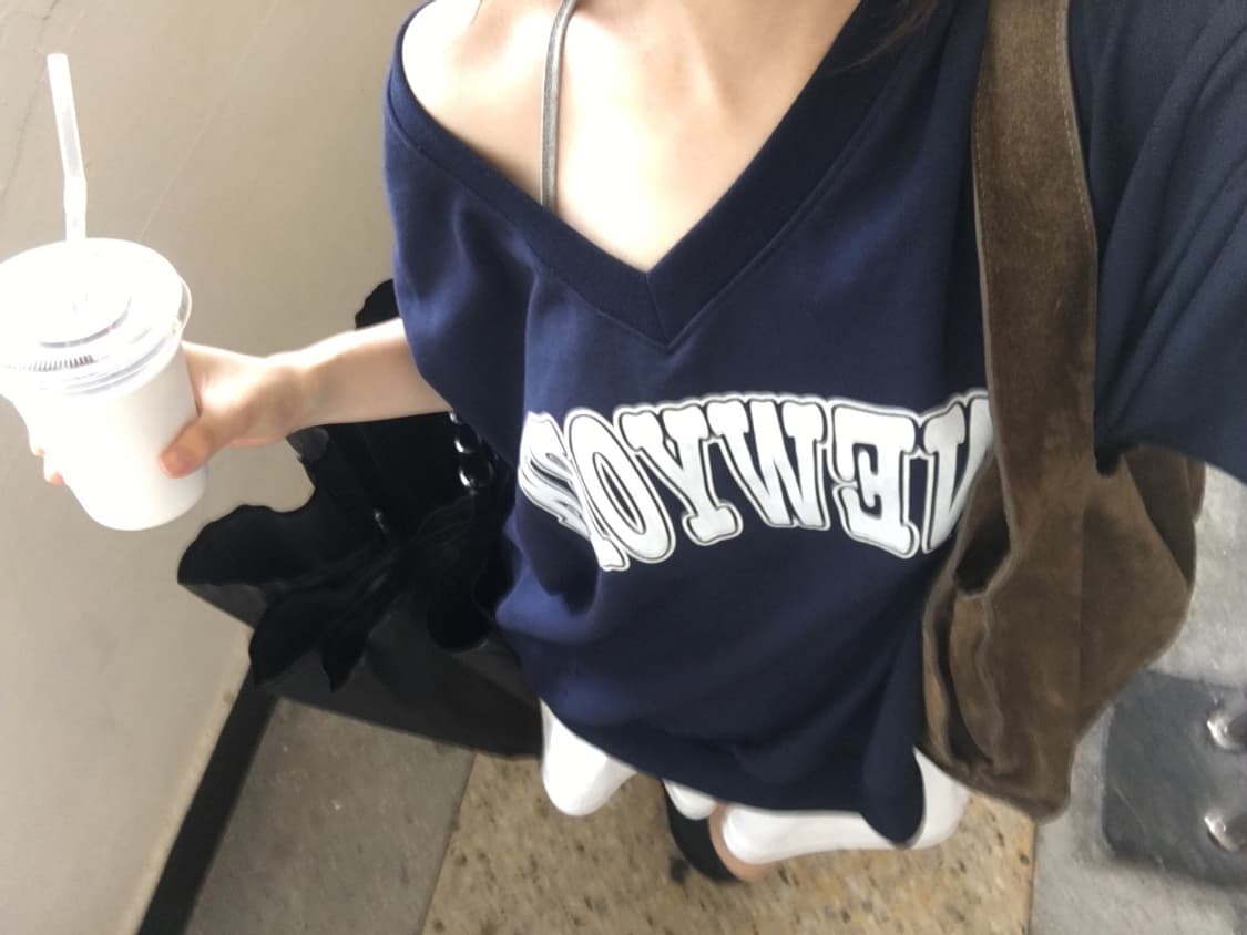 아워캐비넷 뉴욕 맨투맨 (미시착) 상품이미지1