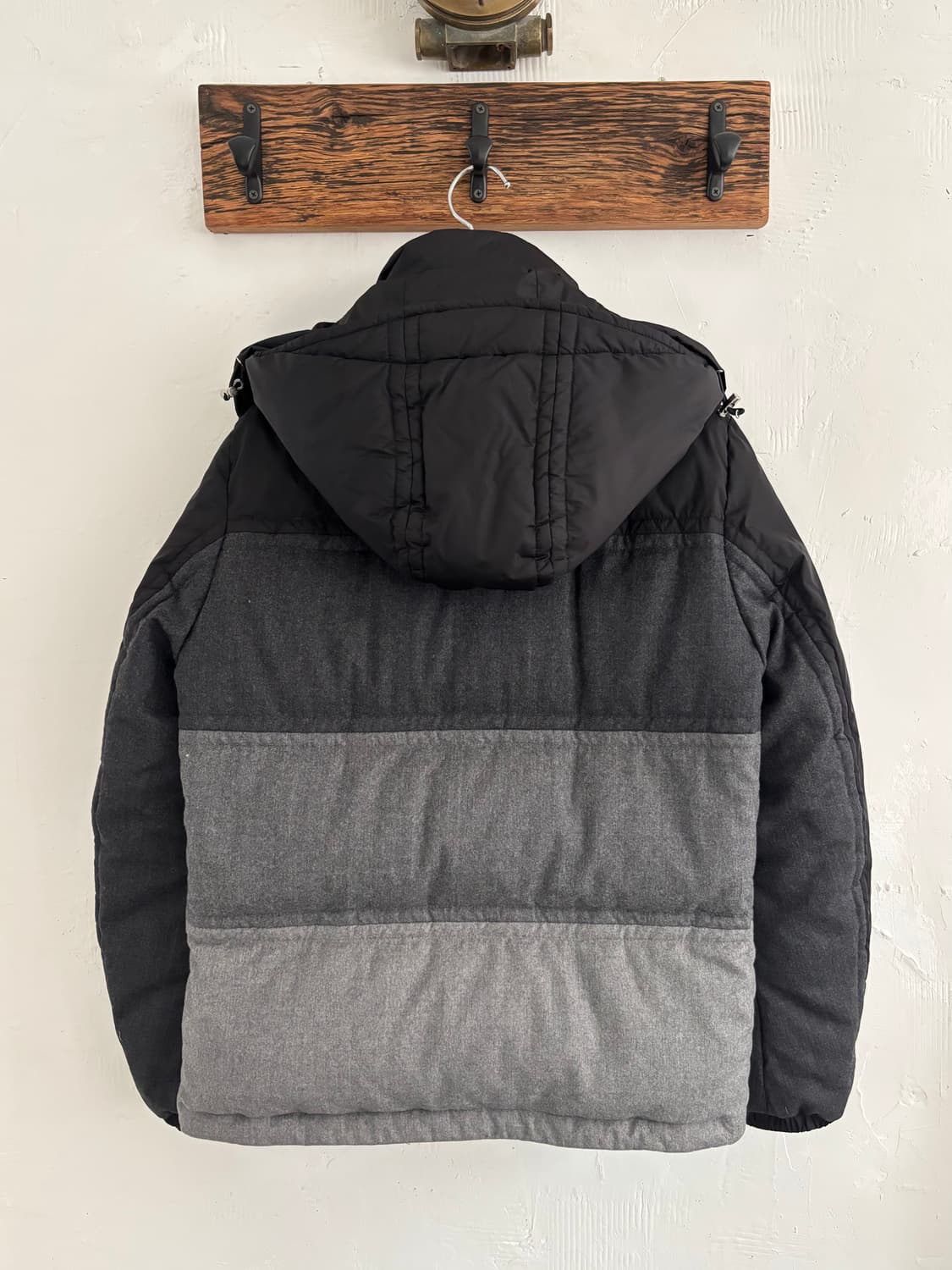 Moncler 몽클레어 블랙 그레이 배색 패딩  상품이미지3