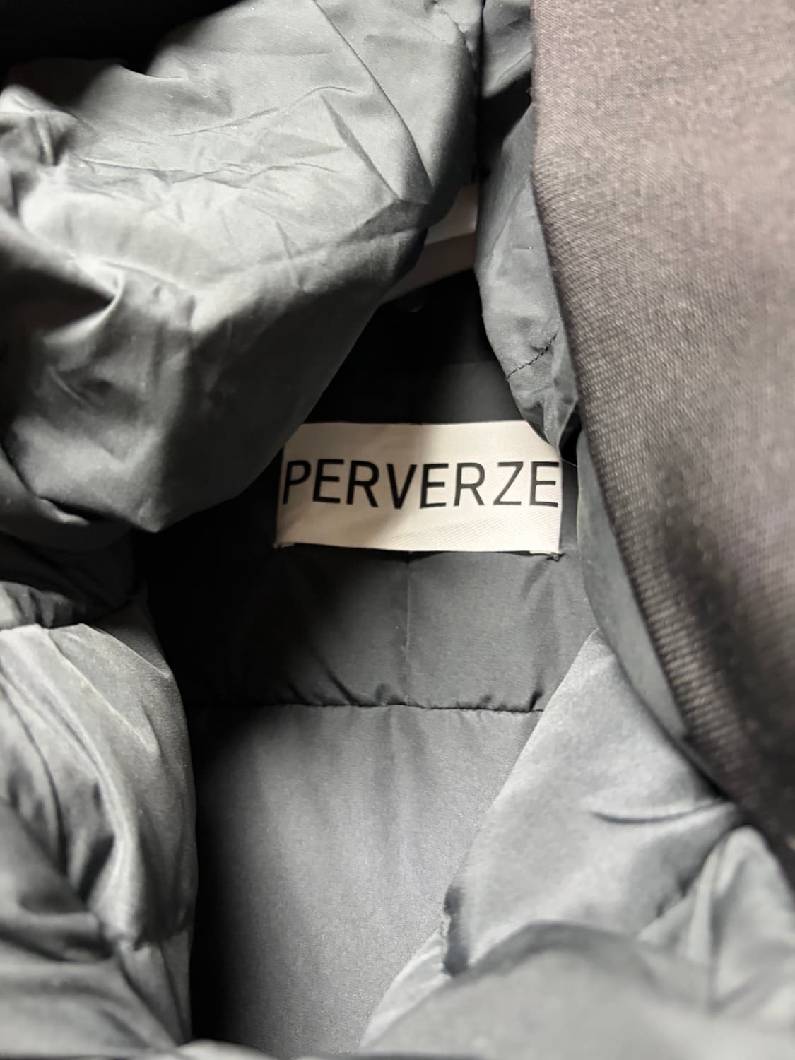 퍼버즈 패딩 판매합니다. 상품이미지2