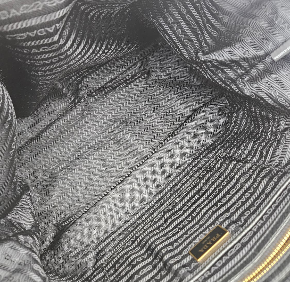 프라다 테수토 사피아노 쇼핑 토트백 블랙 1BG253 상품이미지10