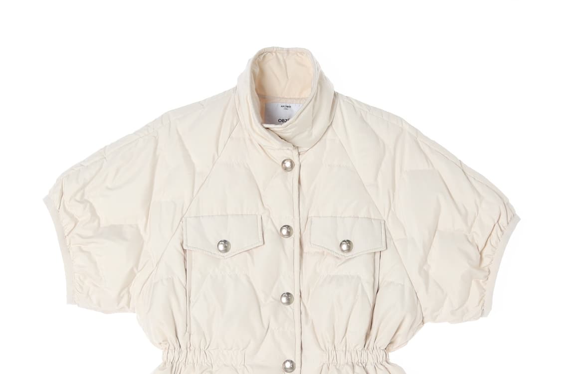 [XS]오브제 라이트베이지 덕다운 오버핏 크롭 반팔 패딩 재킷
 상품이미지2