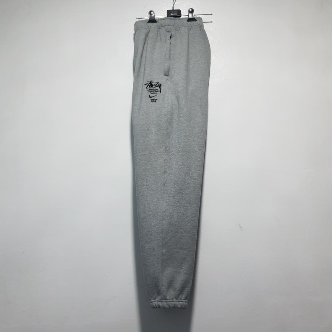 새제품급 나이키 X 스투시 NRG ZR 2.0 플리스 조거팬츠 그레이 M 상품이미지9